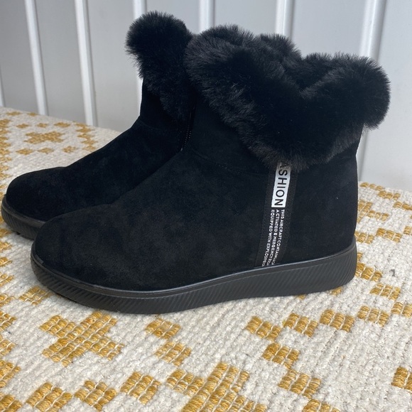 NWOB Black Faux Fur Suede Winter Booties • Size 7 • Cozy Slip-On Warm Boots - Picture 2 of 6